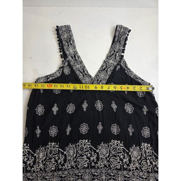 LOFT | Black & White Printed Sleeveless Pom Pom-Trim Swing Top Size: Large - Picture 4 of 7